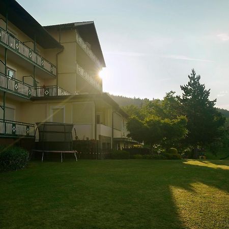 Appartementhotel Karawankenblick Portschach am Worthersee Bagian luar foto