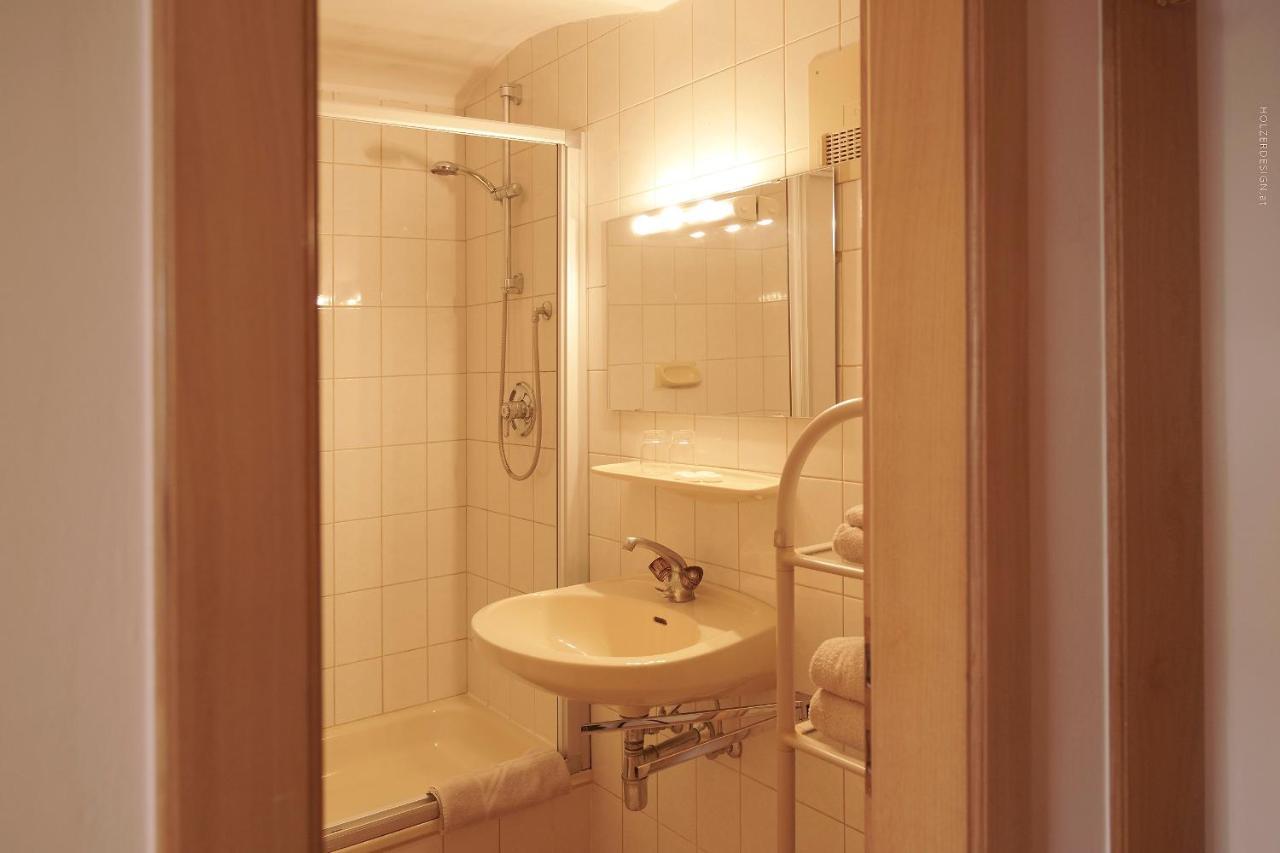 Appartementhotel Karawankenblick Portschach am Worthersee Bagian luar foto