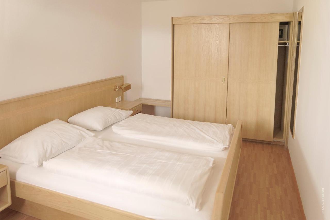 Appartementhotel Karawankenblick Portschach am Worthersee Bagian luar foto