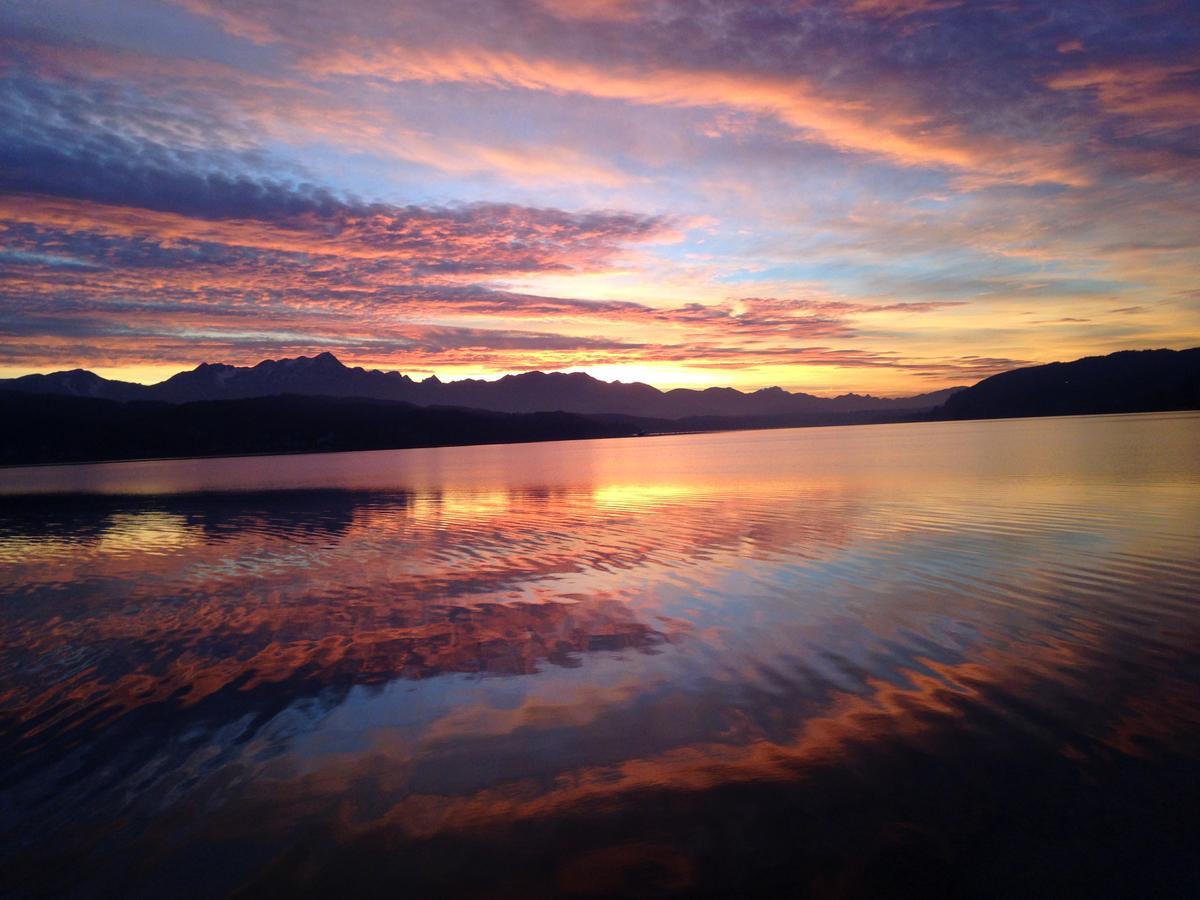 Appartementhotel Karawankenblick Portschach am Worthersee Bagian luar foto